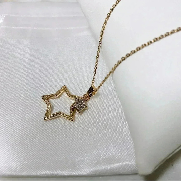 DAINTY Star Necklace | Gold Plated | Cubic Zirconia - Picture 5 of 7